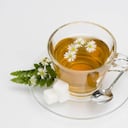 La manzanilla contiene antiinflamatorias y principios activos que le permiten regular los niveles altos de glucemia. Foto: Gettyimages.