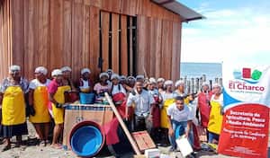 Cerca de 27 mujeres y tres hombres concheros y pescadores integran la asociación Unión La Esperanza.