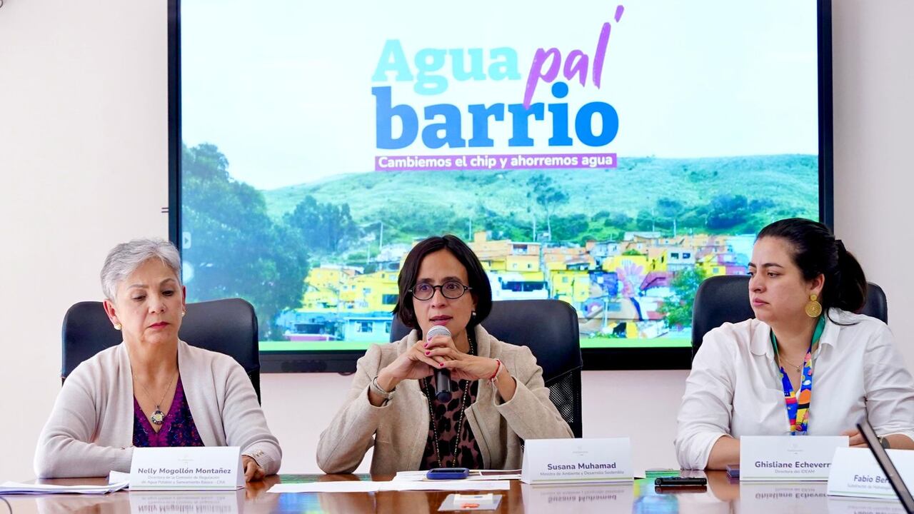 Nelly Mogollón, directora de la CRA; Susana Muhamad. ministra de Ambiente;
Ghisliane Echeverry, directora del Ideam