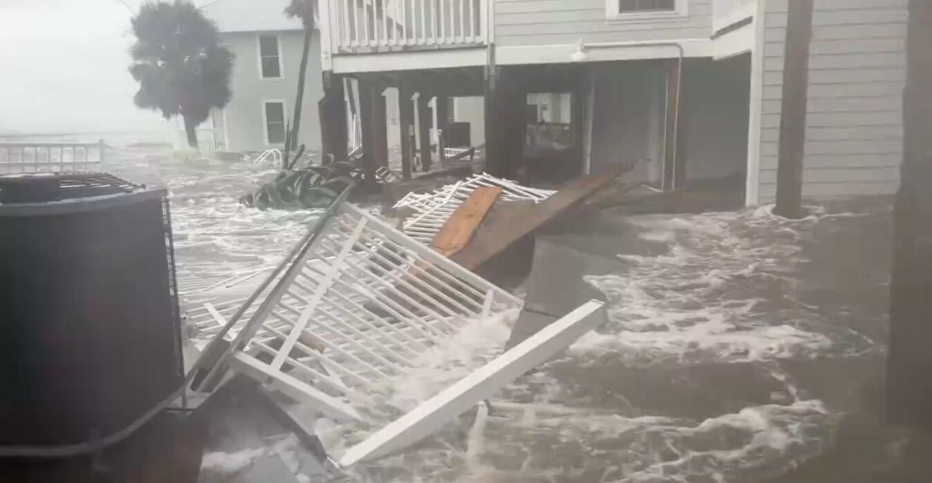 El huracán ya tocó tierra y es categoría 4.