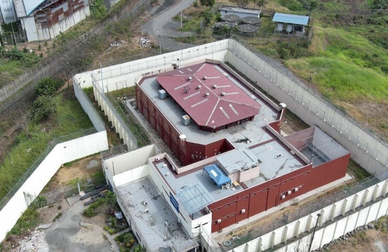 La cárcel conocida como 'La Roca' fue atacada con un dron