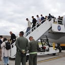 Colombianos deportados de los Estados Unidos que llegaron este miércoles 29 de enero a Bogotá.
