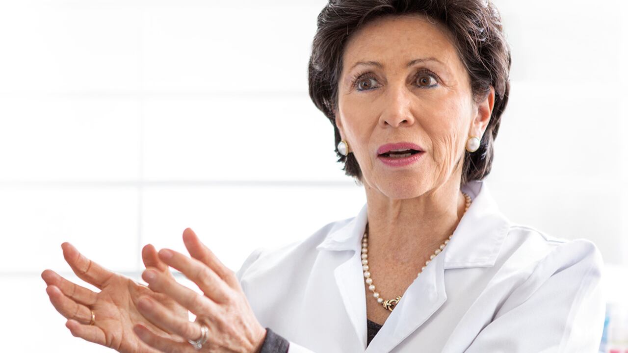 Cuatro años después de abrir su fundación, Linda Guerrero ayudó a crear en 1999 el primer banco de piel en Colombia. Su labor ha beneficiado a docenas de miles de personas en el país.