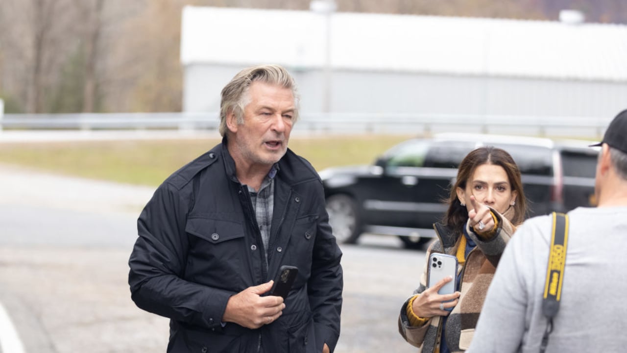 Alec Baldwin sí apretó el gatillo, las contundentes pruebas que reveló el FBI