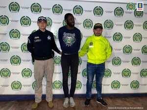 Momento en el que es capturado en Barranquilla un ciudadano francés buscado por Interpol.