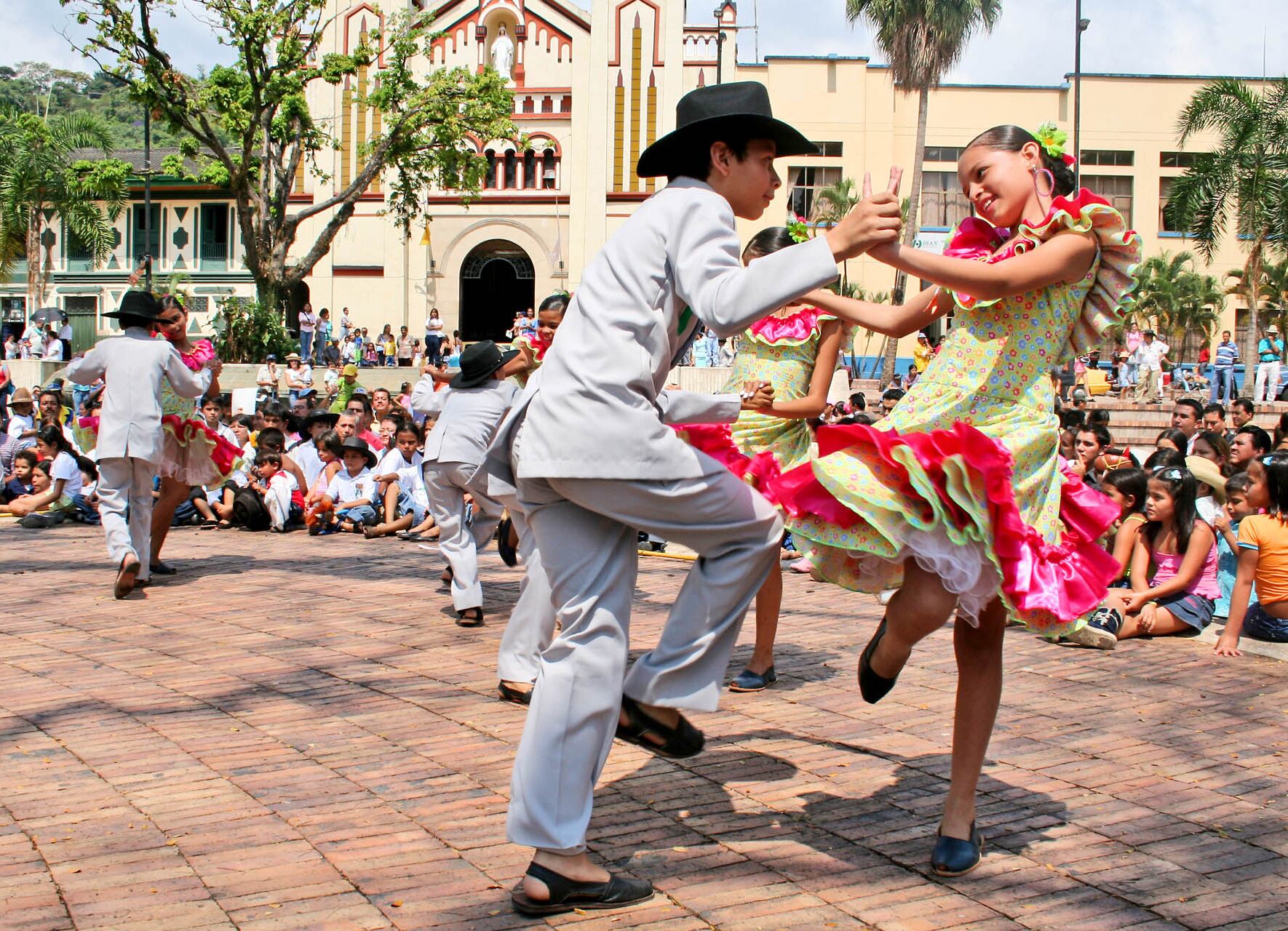 La danza tiene sus raíces en las acciones cotidianas de los llaneros de antaño.