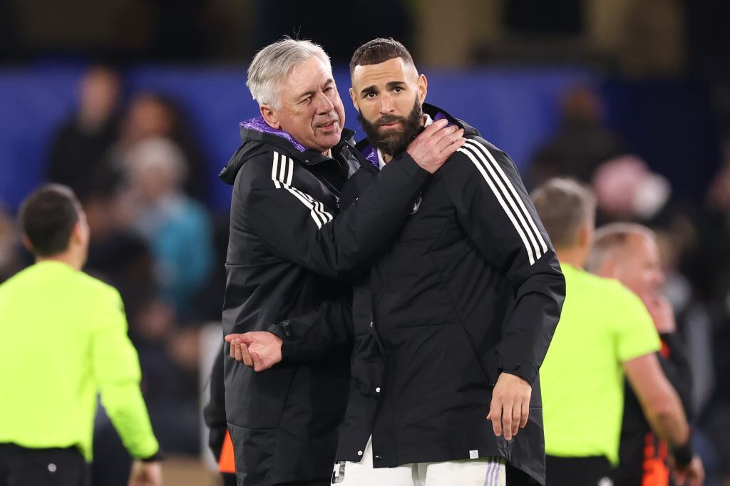 Carlo Ancelotti y Karim Benzema, en partido del Real Madrid.