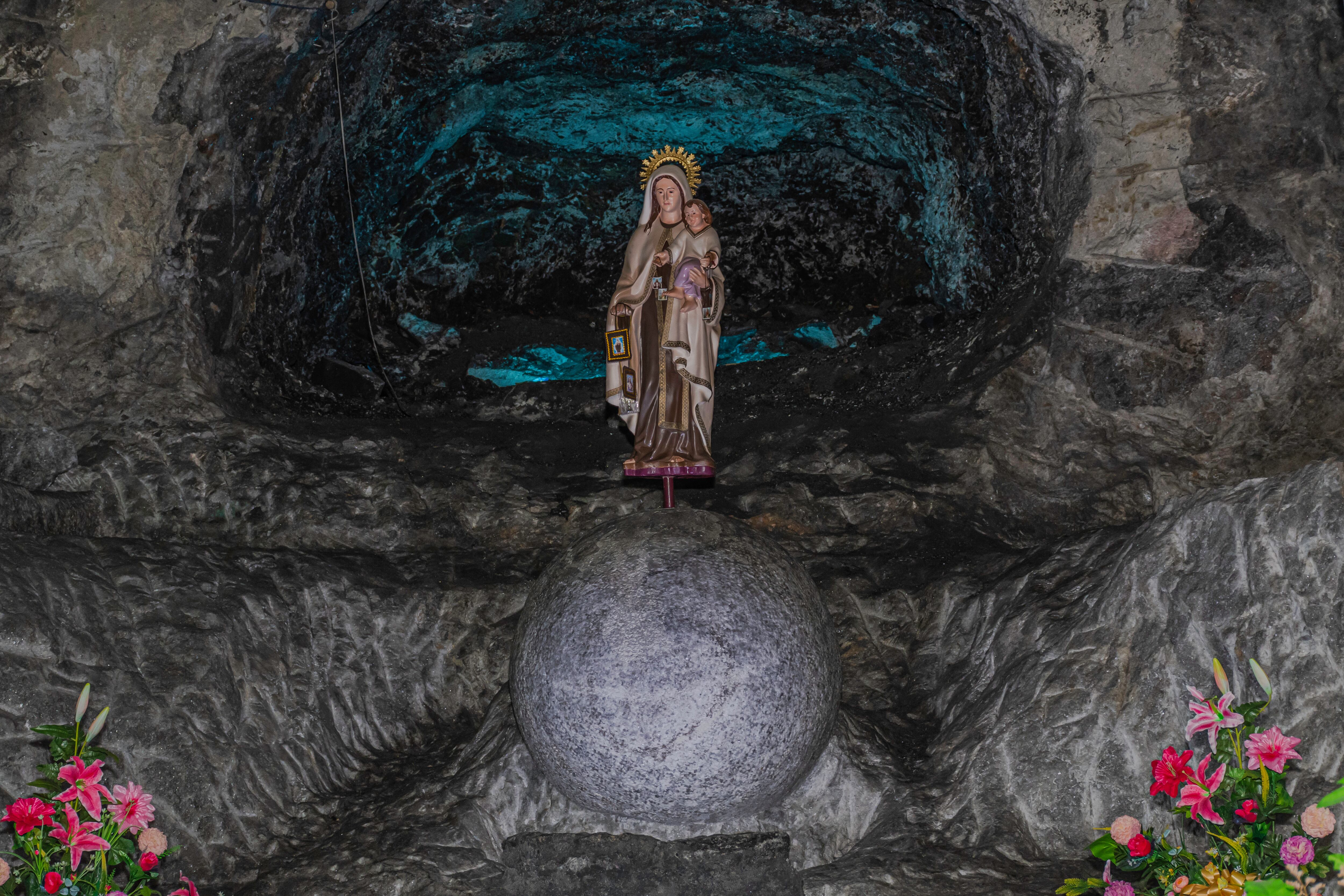 La capilla en la Mina de Nemocón rinde culto a la Vírgen del Carmen, como patrona de los mineros.