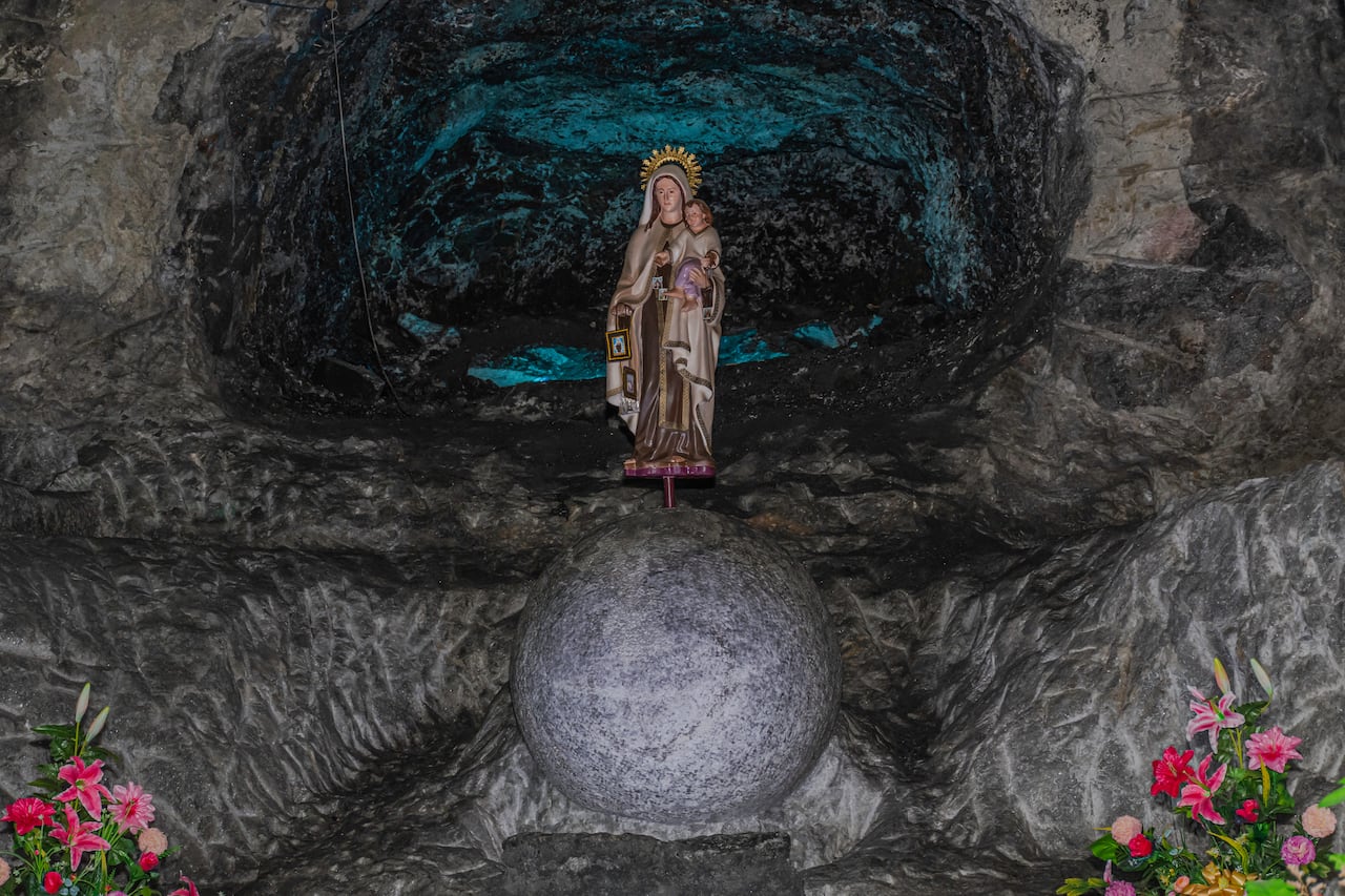 La capilla en la Mina de Nemocón rinde culto a la Vírgen del Carmen, como patrona de los mineros.