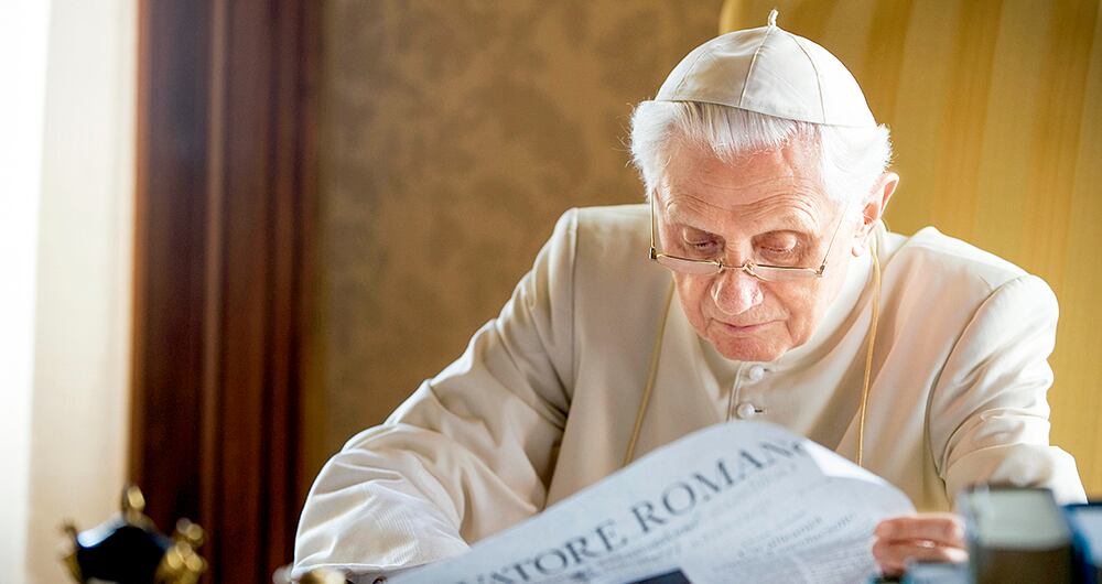 Este caso revive las heridas que han dejado en la Iglesia los cientos de casos de pederastia denunciados contra sacerdotes y pone en entredicho la actuación de Benedicto XVI.