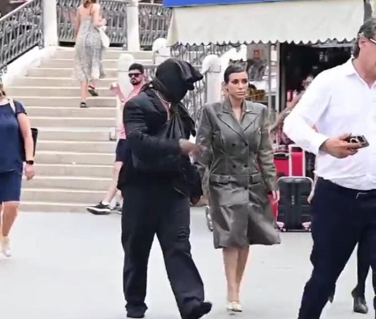 Kanye West y su esposa son blanco de críticas