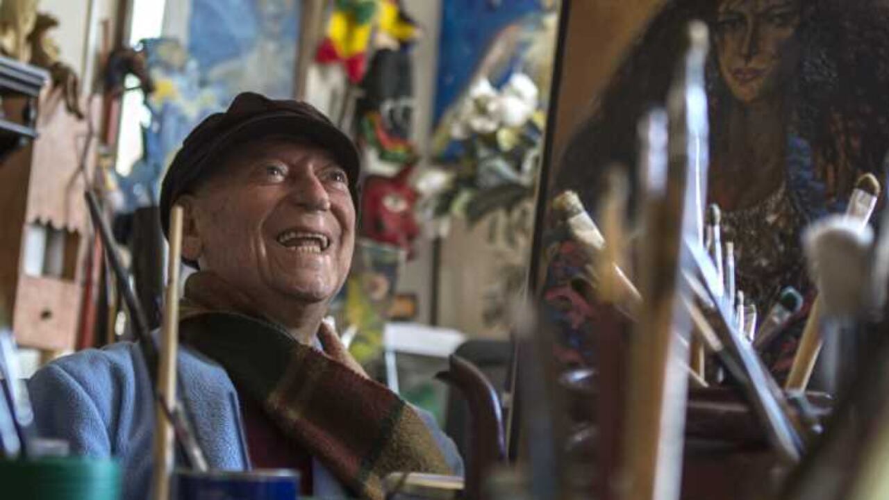 Ángel Loochkartt en su estudio