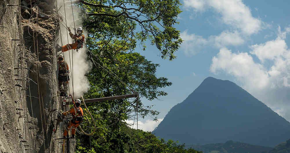 En la vía entre Virginia, La Pintada y Risaralda. Foto: Esteba Vega/Semana