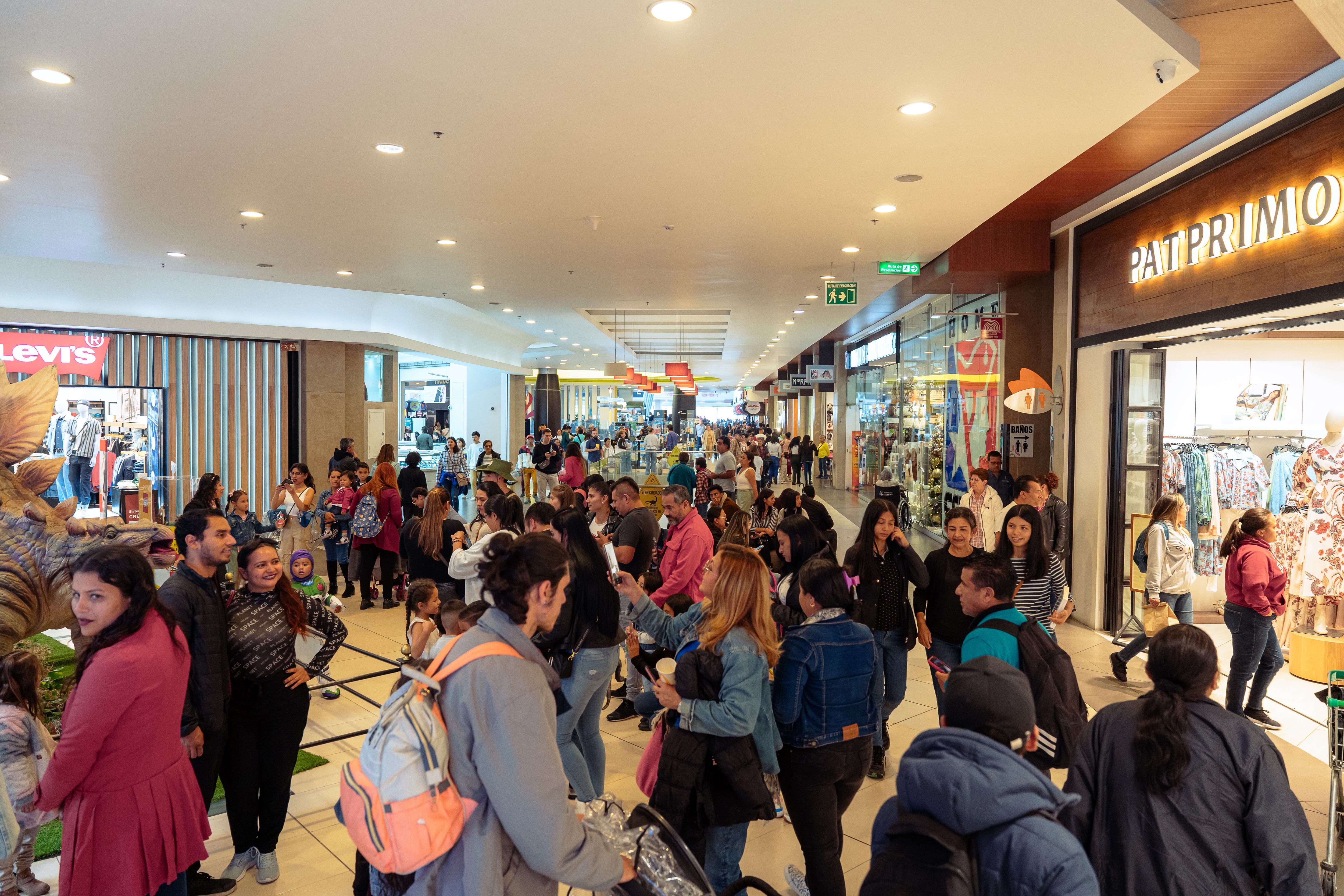 El número de visitantes de Titán Plaza creció 14% en comparación con el 2023.