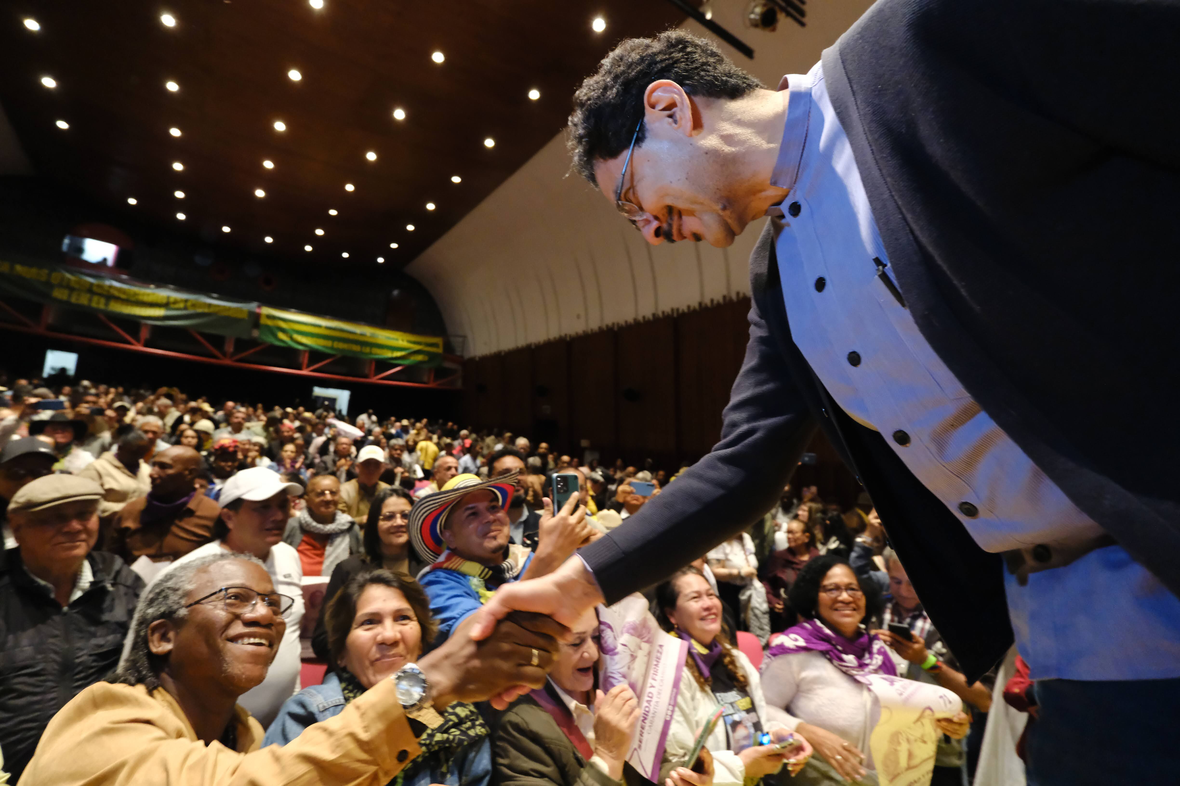 Ivan Cepeda en campaña a presidencia. Fotos Cortesia: Nelson Cárdenas.