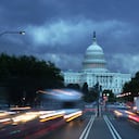 El proyecto que evita el cierre del Gobierno extiende los fondos federales a los niveles actuales hasta el viernes 23 de diciembre.