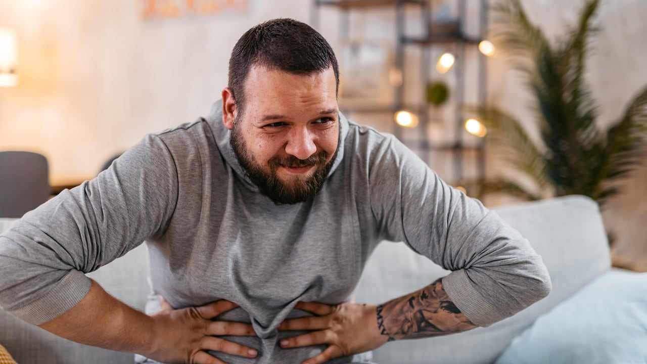 Los gases y la hinchazón abdominal son problemas comunes, pero con remedios naturales como bebidas caseras, es posible aliviar estos malestares de manera efectiva.