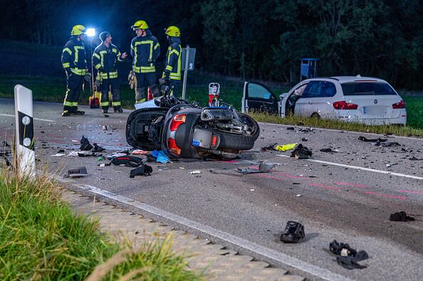 Así mismo, se registran casos relacionados con cambios intempestivos de carril, rebases indebidos y no respetar las señales de tránsito. “En el caso de los accidentes unitarios, es común encontrar que los hechos están vinculados a exceso de velocidad”. (Photo by Armin Weigel/picture alliance via Getty Images)
