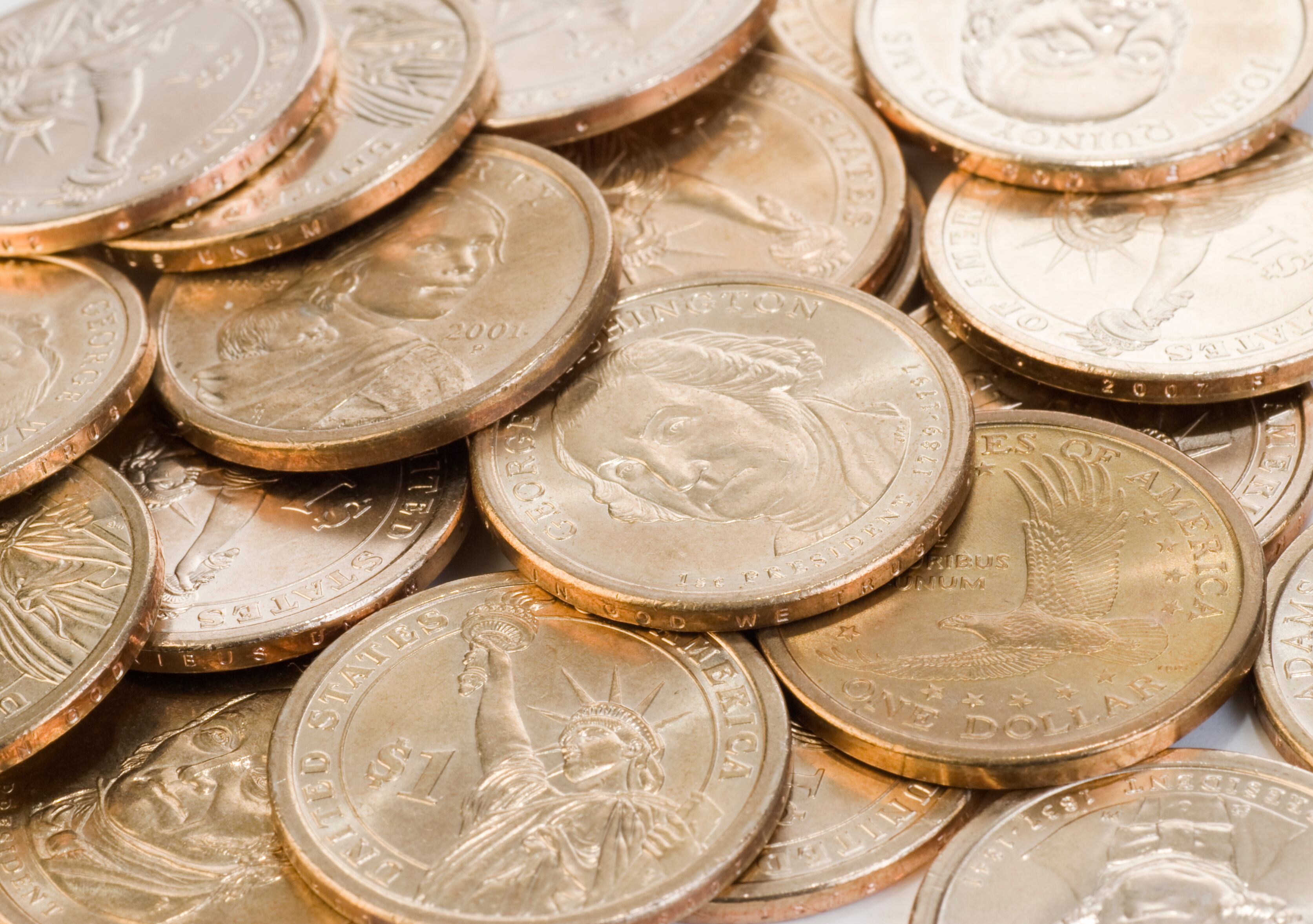 Sacagawea no hablaba inglés. La comunicación con los exploradores de Lewis y Clark se realizaba a través de su esposo, Toussaint Charbonneau, quien hablaba francés y actuaba como intermediario. Sacagawea traducía del shoshone al hidatsa, mientras Charbonneau traducía del hidatsa al francés, y uno de los miembros de la expedición traducía del francés al inglés.