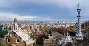 3. Barcelona, España: si es de quienes no soporta ver a las parejas amorosas en la calle, puede considerar otra opción. Esta ciudad también es para todas las personas pero tiene un atractivo particular para los solteros que disfrutan de su vida social: la fiesta, la comida y precios asequibles.