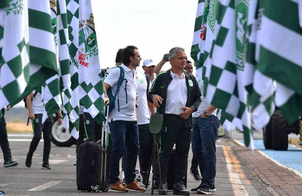 El alcalde de Medellín, Federico Gutiérrez acompañó a la delegación de Atlético Nacional. Foto: AFP