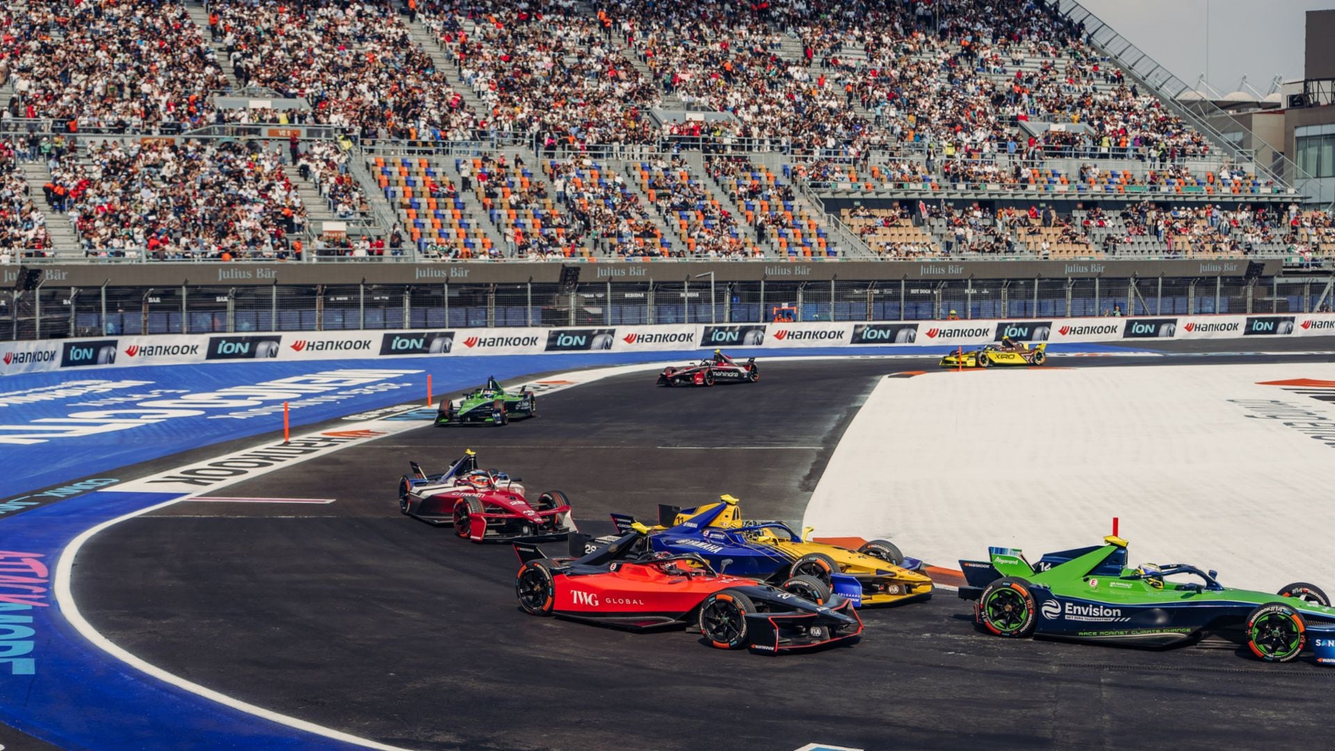 Los vehículos del Porsche Fórmula E  Team lideraron durante gran parte de la carrera.