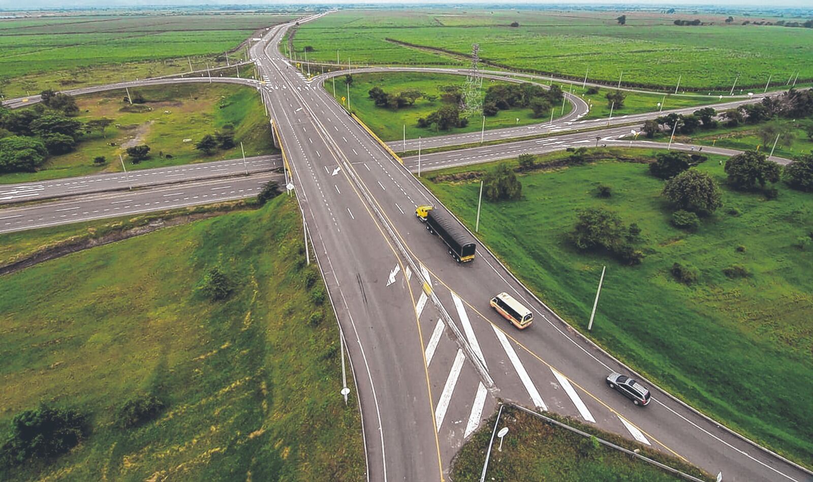 Si bien se han realizado esfuerzos conjuntos para sacar adelante las obras de infraestructura, actores clave como la Gobernación del Valle, la Alcaldía de Cali, la CCI y gremios empresariales, han señalado que las soluciones actuales no están a la altura de las necesidades del Valle.