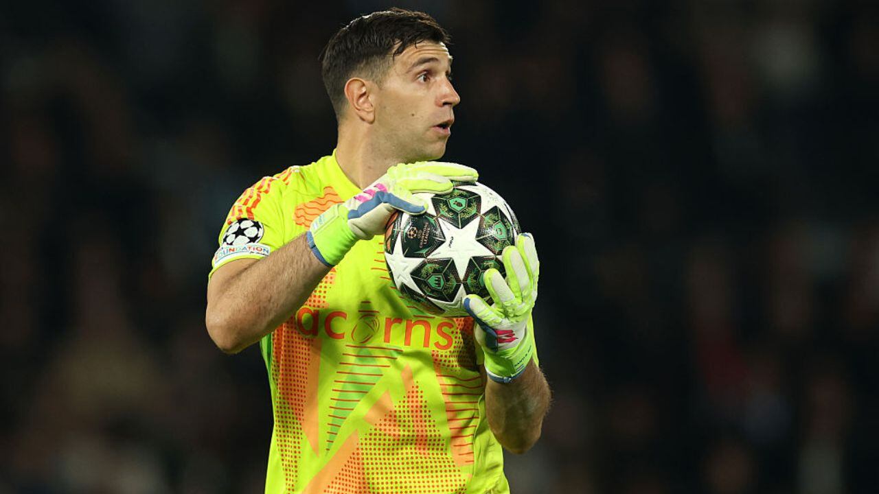 Dibu Martínez en UCL.