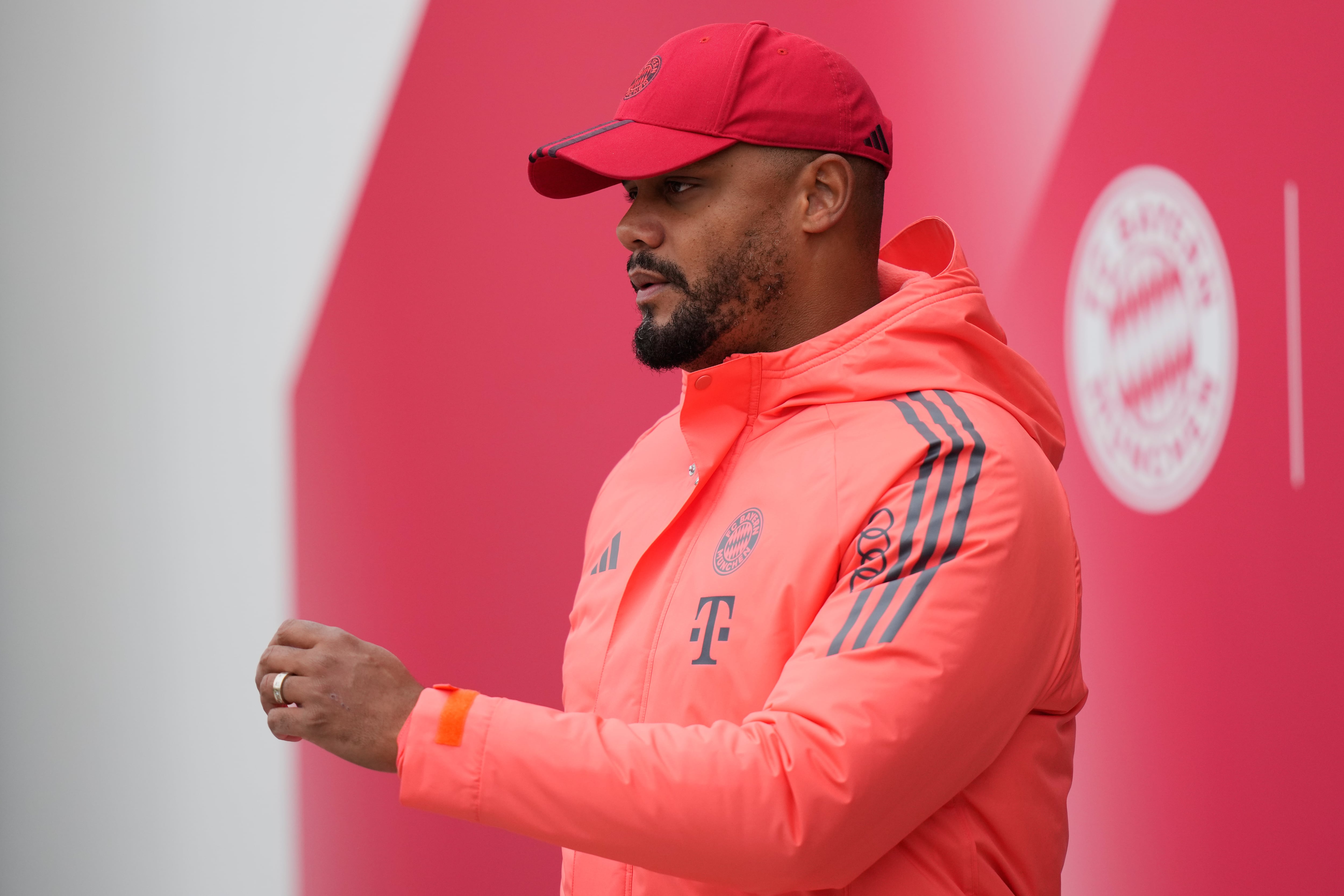 Bayern's head coach Vincent Kompany arrives for a training session in Munich, Germany, Monday, Sept. 29, 2025, ahead of the Champions League opening phase soccer match between Pafos FC and FC Bayern. (AP Photo/Matthias Schrader)