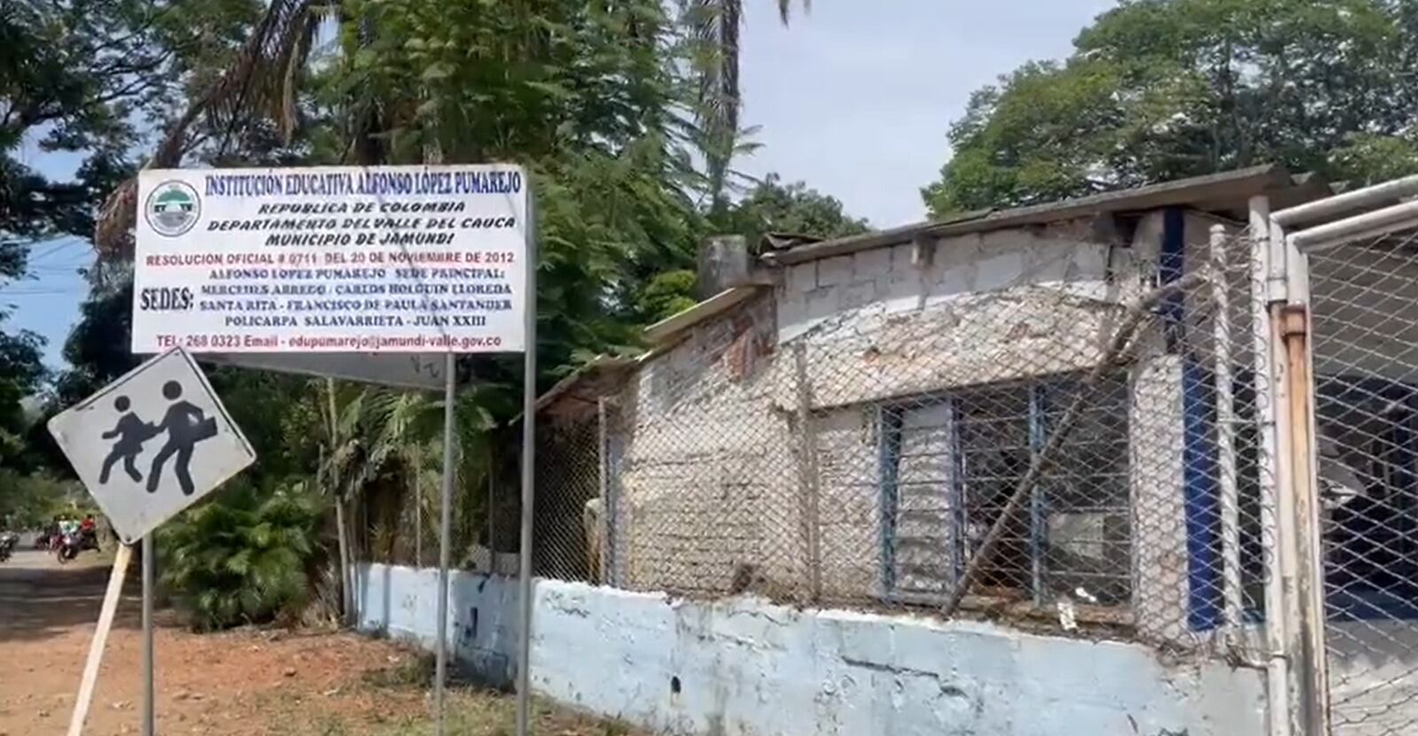 Esta es la sede de la Institución Educativa Alfonso López Pumarejo que fue afectada por el carro bomba que detonó en Potrerito.