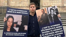 Josías Fiesco llevó imágenes de víctimas del M-19 hasta la puerta del Museo Nacional