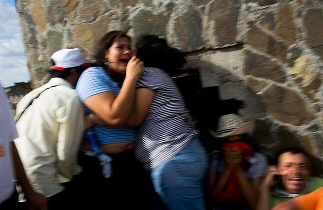 La incertidumbre sume a los hondureños que no saben cuál será el futuro de su frágil democracia.
