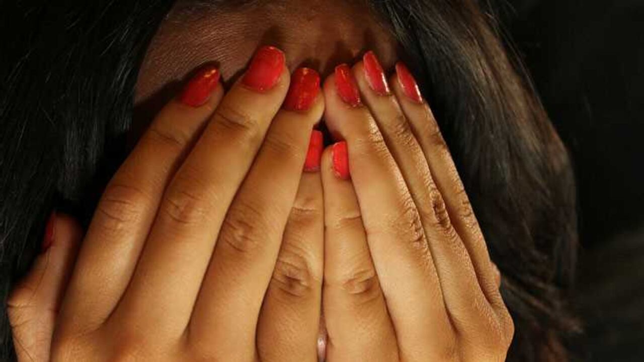 La vícitma asegura que producto de esas violaciones tuvo su primer hijo en 1989, cuando sólo tenía 21 años.