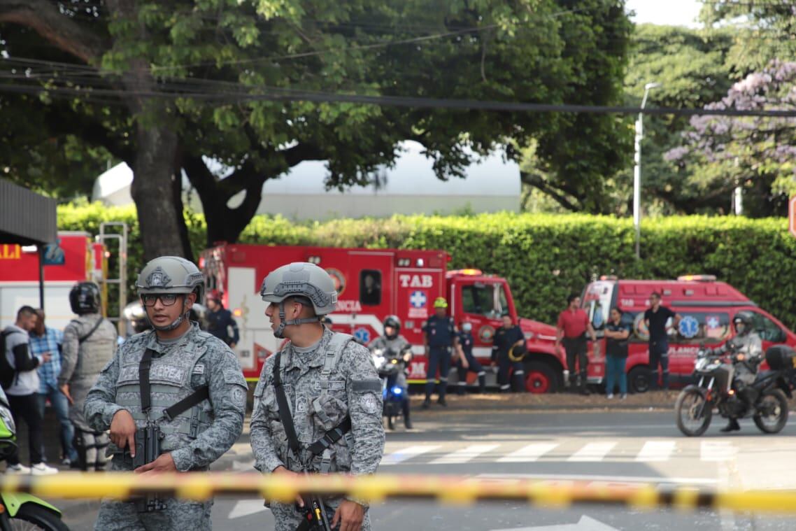 Atentado en inmediaciones de la base aérea Marco Fidel Suárez, en Cali.