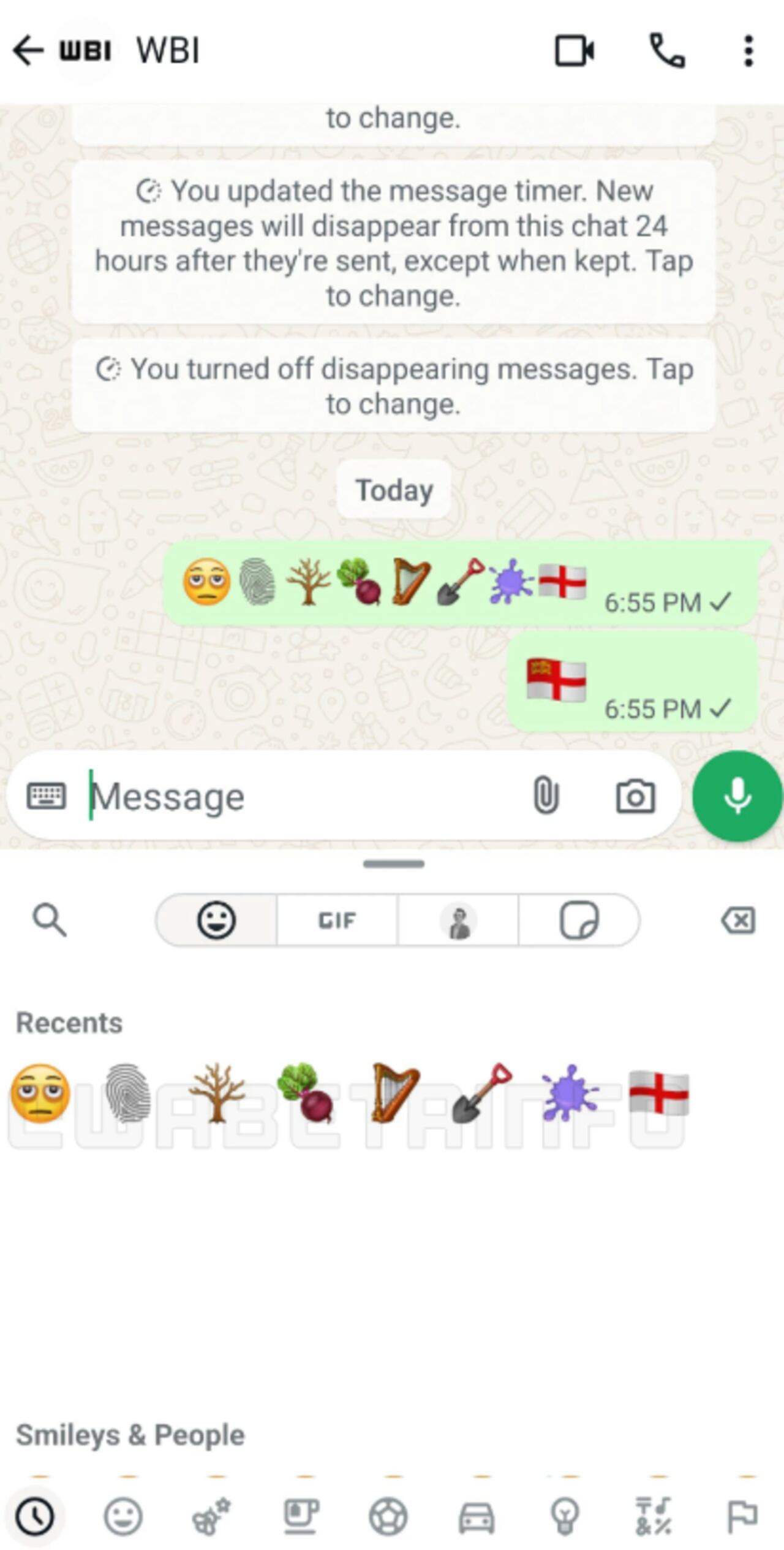 WhatsApp añade nuevos emojis en Android, como la cara con ojeras y la huella digital, con el estándar Unicode 16.0.