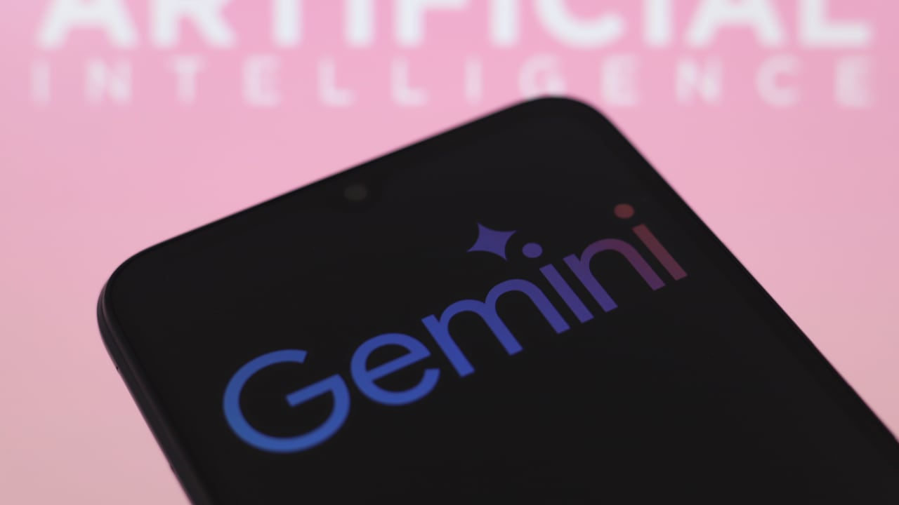 Google acelera la carrera por la IA con dos nuevos modelos.