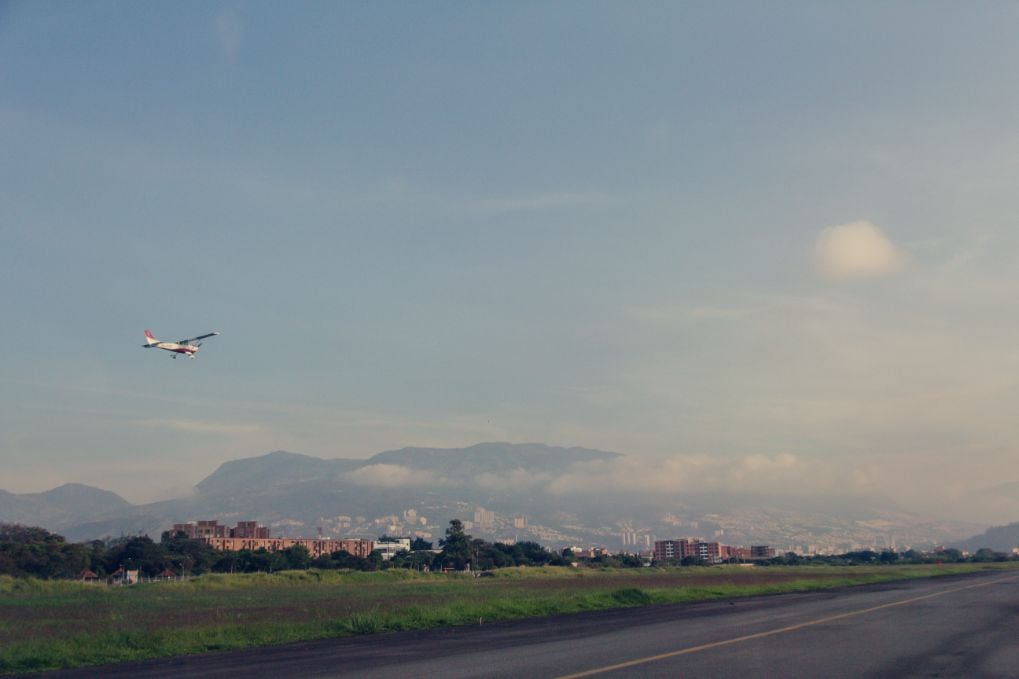 El gobernador de Antioquia afirmó que el traslado del aeropuerto favorecería económicamente a Medellín y a todo el Valle de Aburrá.