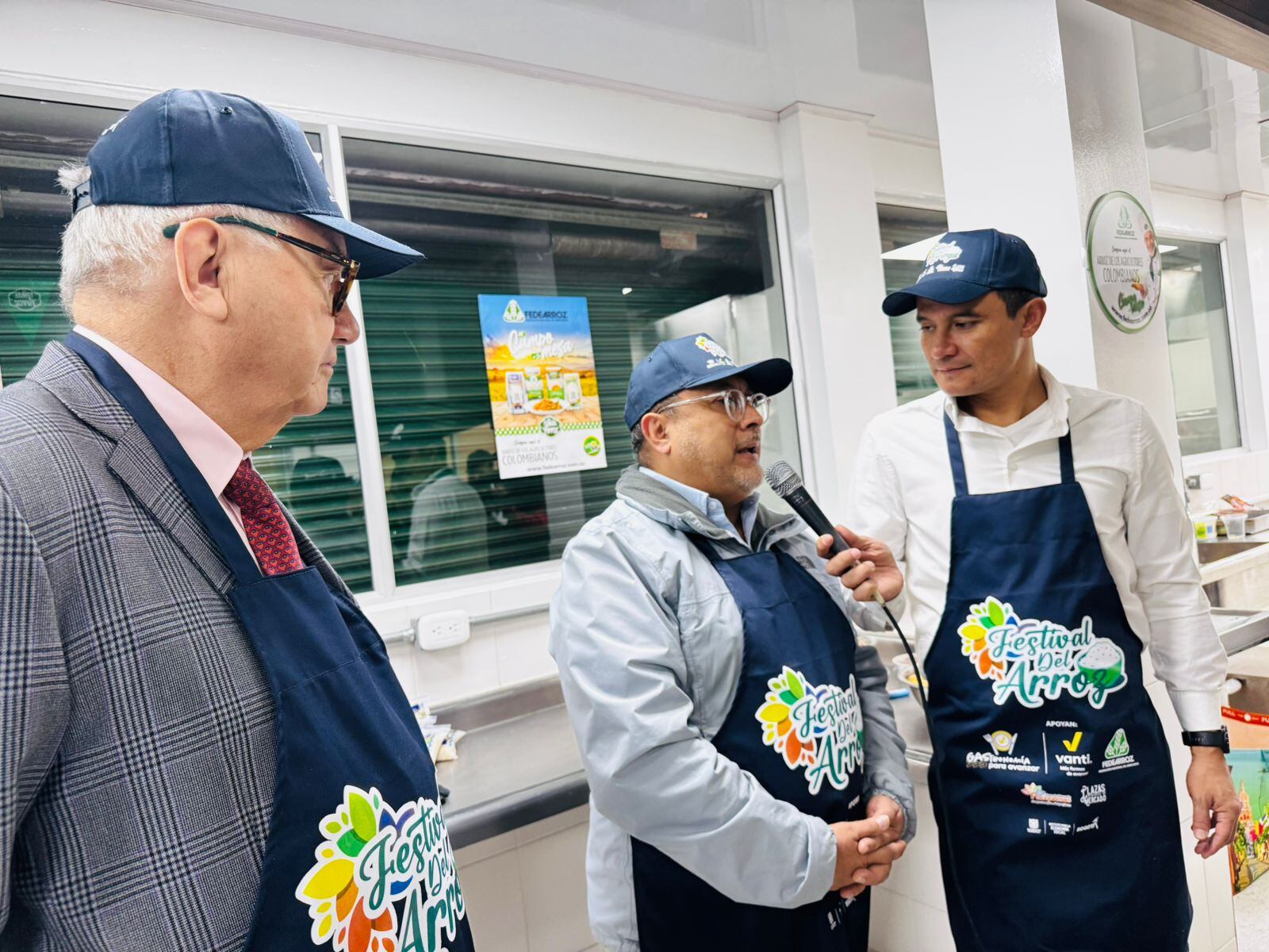 Rafael Hernández, director de Fedearroz, y Wilfredo Grajales, director del IPES, extendieron la invitación al Festival del Arroz, que se realizará durante tres días.