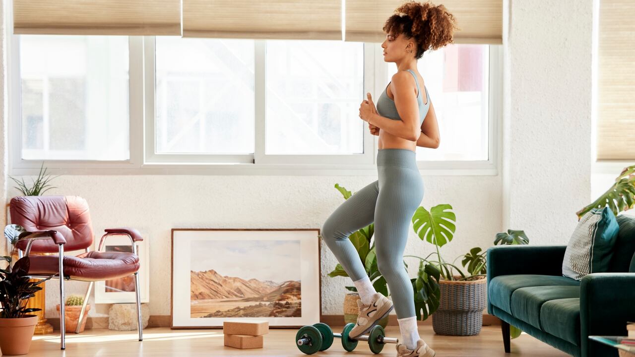 Lo ideal es realizar ejercicios cardiovasculares para quemar la grasa de las piernas y tonificarlas.