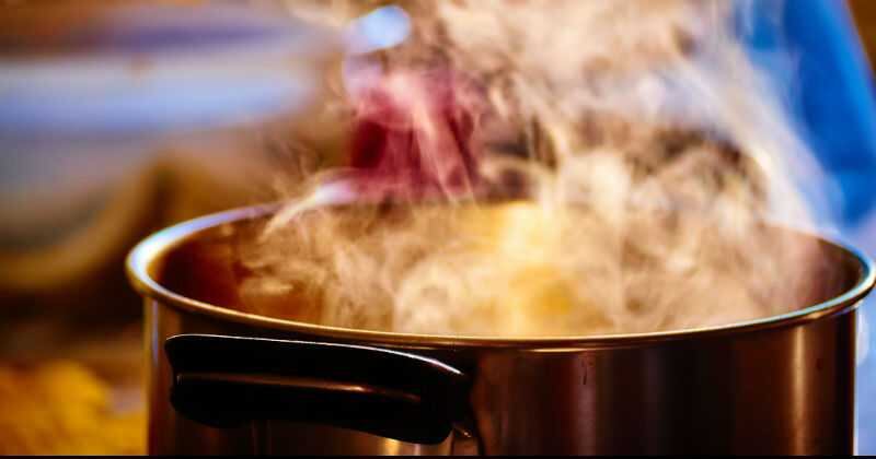 Cocine comida alemana: Cocinar no solo es una forma de alimentarse, sino una parte fundamental de la vida cotidiana. La mejor manera de aprender el nombre de los diferentes alimentos es cocinando. Y no importa si no le gusta la comida típica alemana. También puede cocinar en alemán comida española, tailandesa o latinoamericana. Flickr Moyan Brenn.