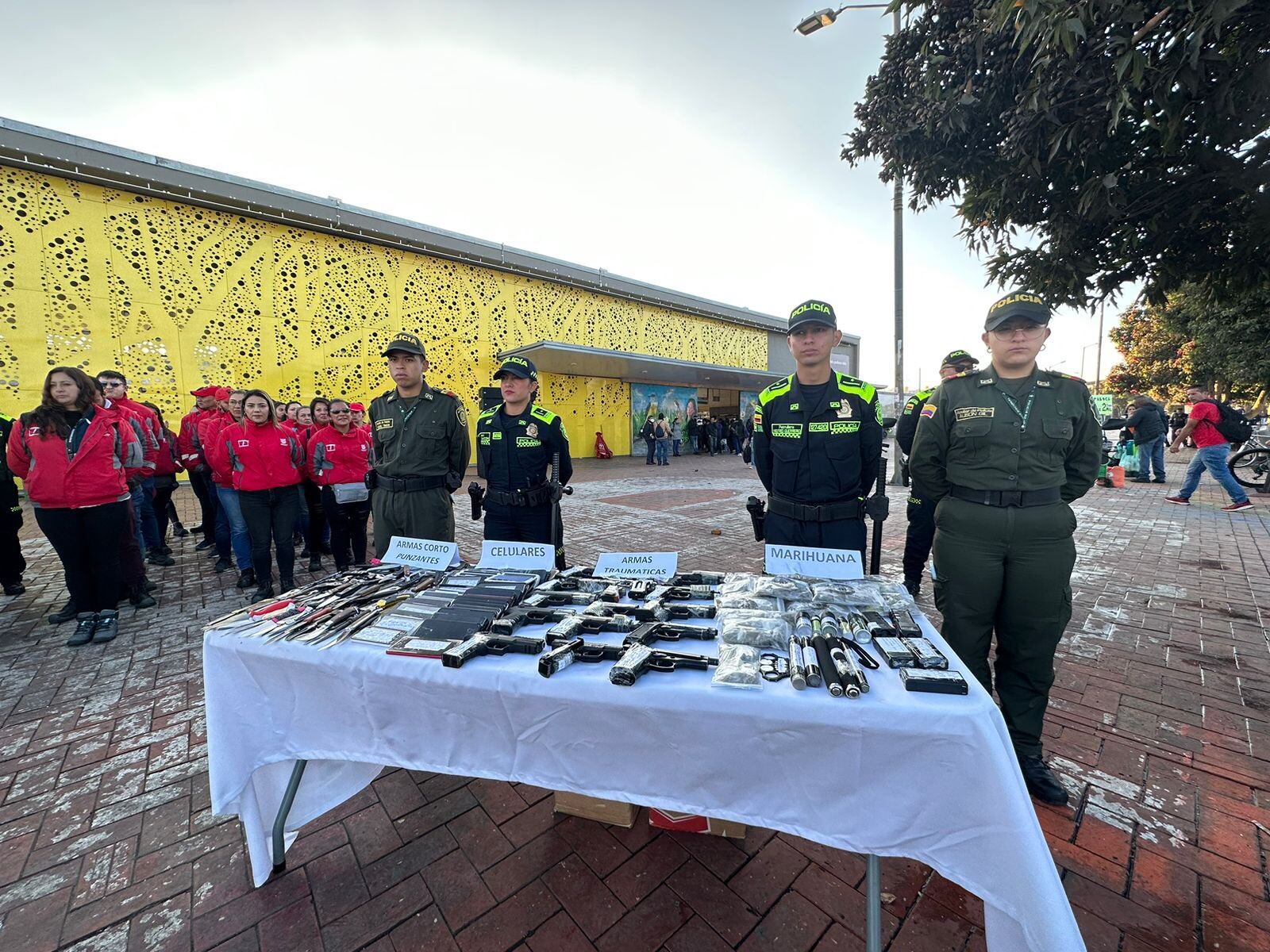 Elementos incautados en TransMilenio.