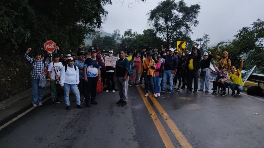 Las protestas iniciaron desde la madrugada.