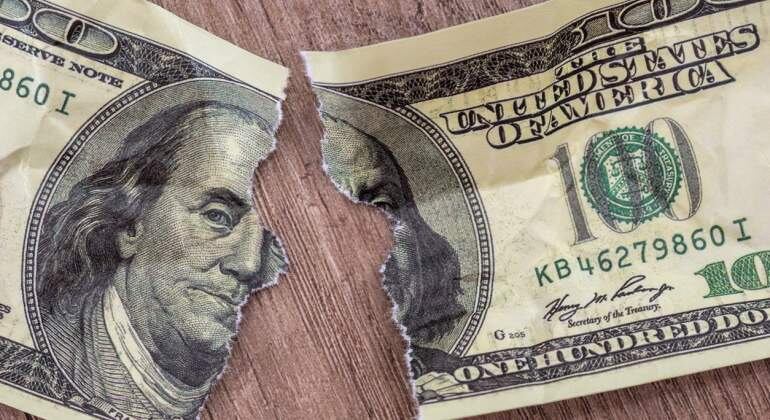 Varias países han tomado la decisión de desdolarizarse, como Irak y Brasil.