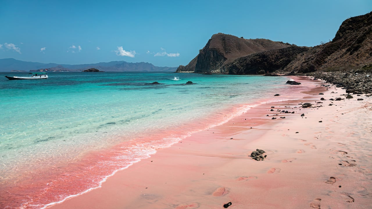 Esta es considerada una de las playas lindas para visitar si se trata de vivir experiencias diferentes.