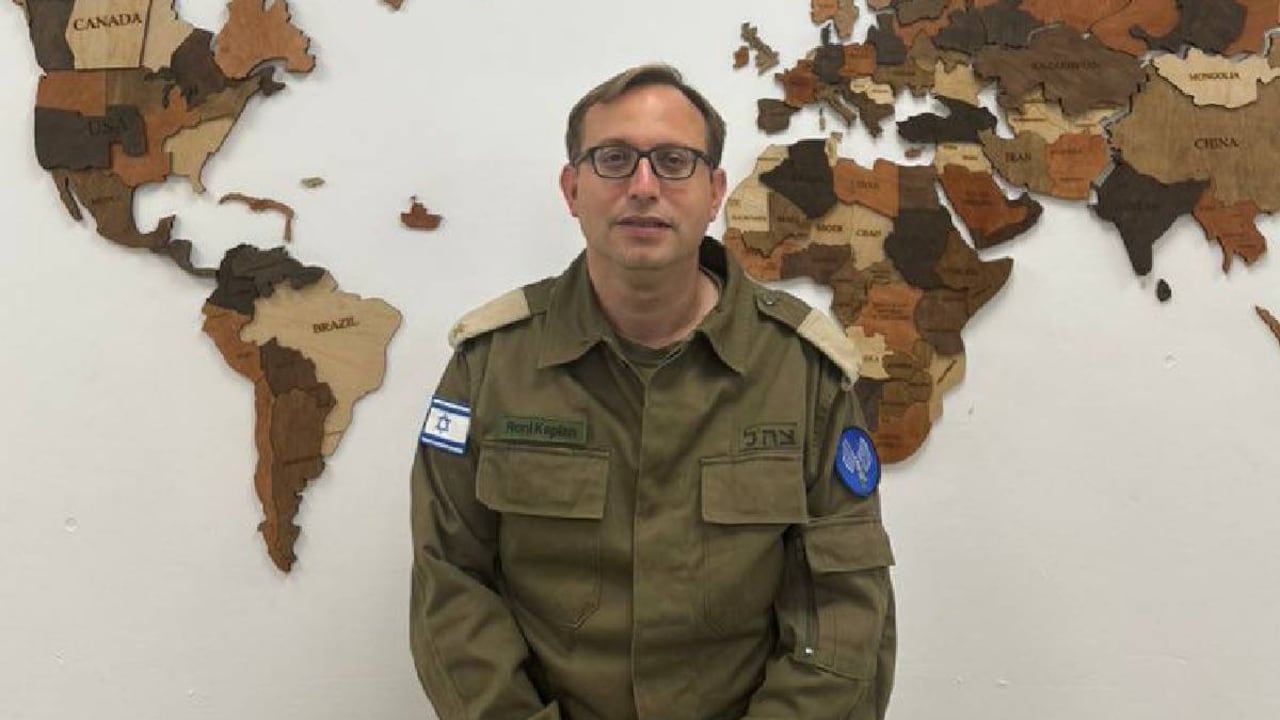 La ONU afirmó el jueves por la tarde que había sido informada por el ejército israelí de una orden de trasladar a alrededor de 1,1 millones de residentes al norte de Wadi Gaza hacia el sur "en un plazo de 24 horas".