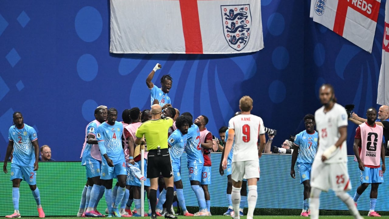 Brian Cipenga celebra el gol vs. Inglaterra en el Mundial 2026