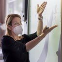 Bill Gates considera que algunas asignaturas serán orientadas por boots gobernados por inteligencia artificial.