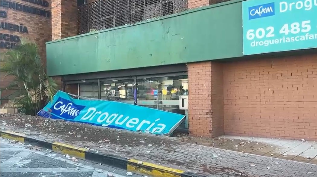 Los primeros reportes en Cali incluyen posibles colapsos estructurales, personas atrapadas, caída de árboles y una fuga de gas.