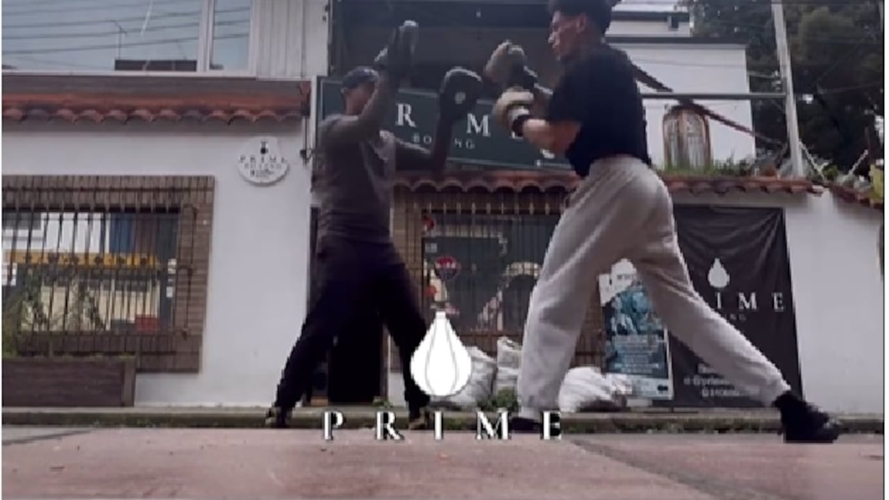 Por un video que se convirtió en viral al defenderse de un ladrón, varios seguidores le han pedido que dicte clases de defensa personal. Foto: @primeboxinggym @santiagooo_reyes