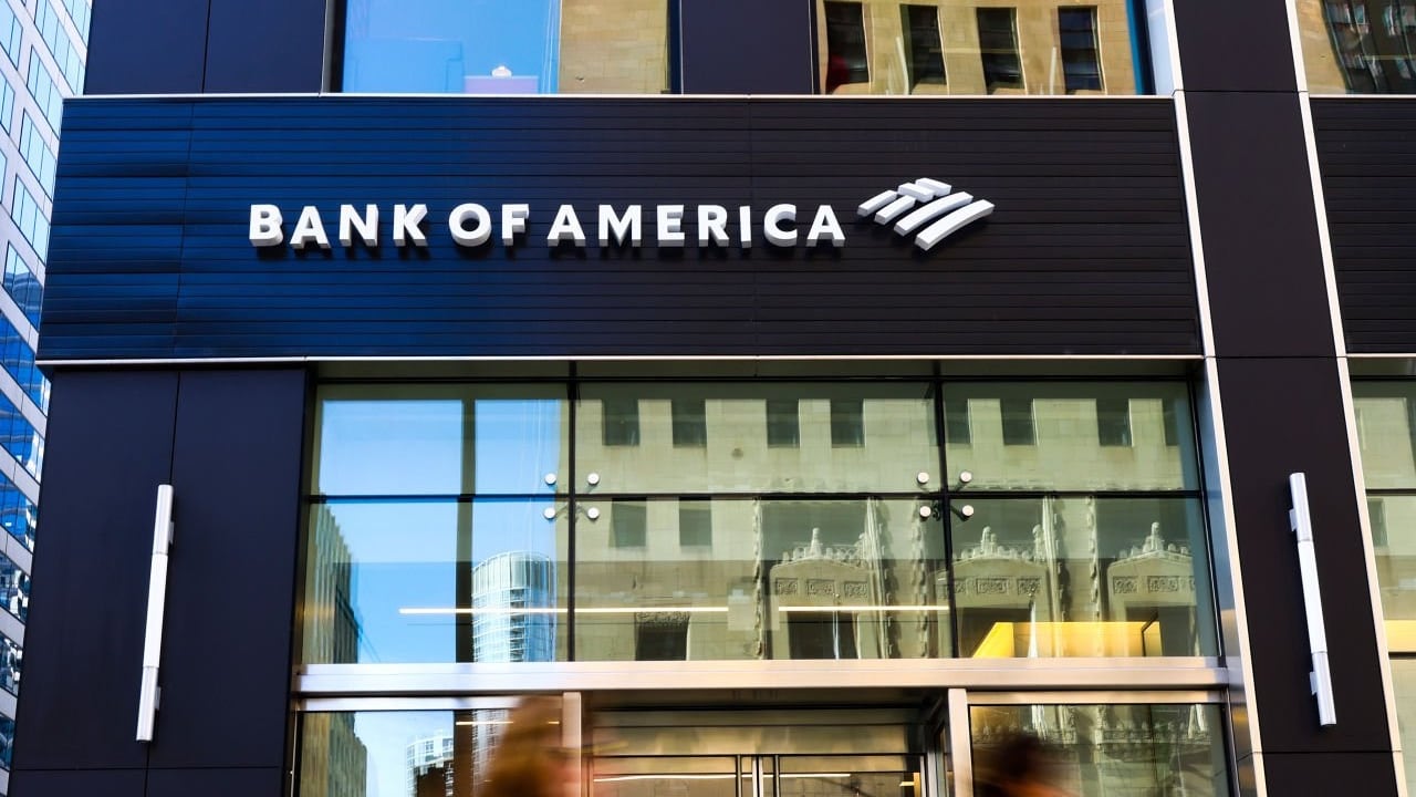 Bank of America es una de las entidades financieras que invitan a invertir en Colombia.